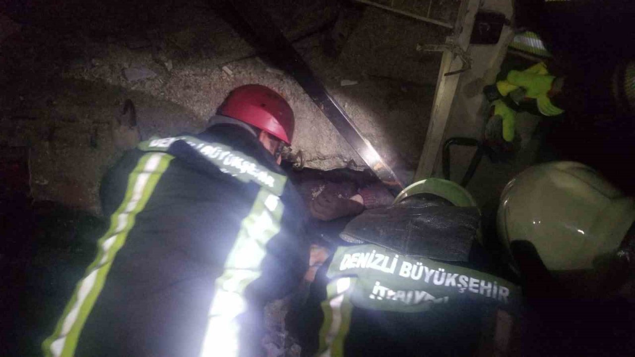 Denizli Büyükşehir Belediyesi ekipleri 10 kişiyi göçükten kurtardı