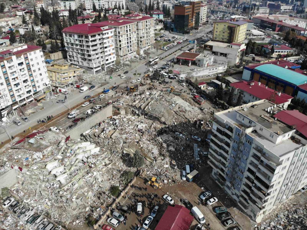 Kahramanmaraş’ta umutlu bekleyiş devam ediyor