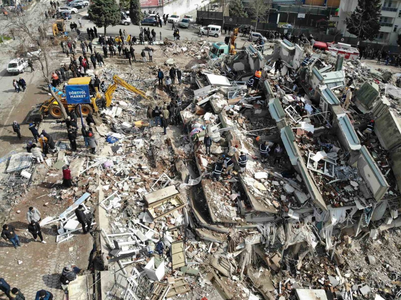 Kahramanmaraş’ta umutlu bekleyiş devam ediyor