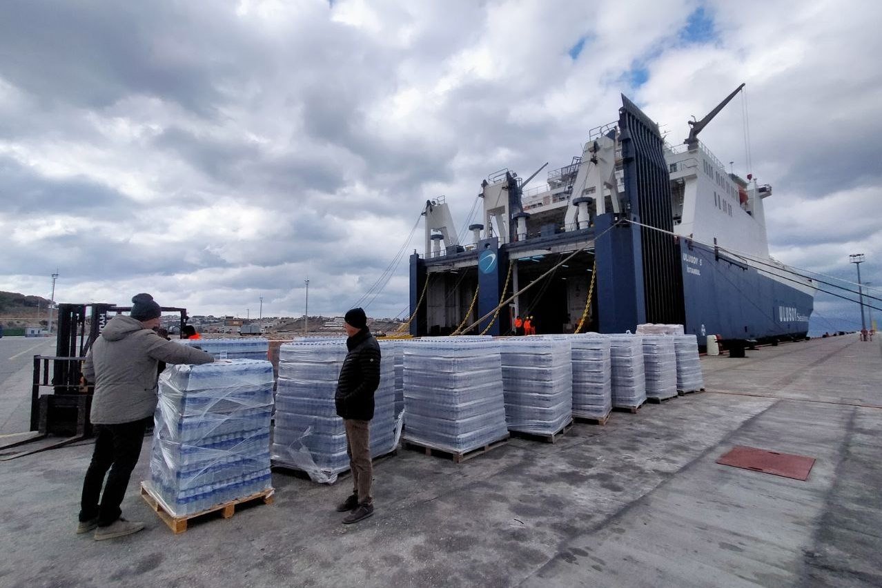 İzmir’den deprem bölgesine yardım gemisi
