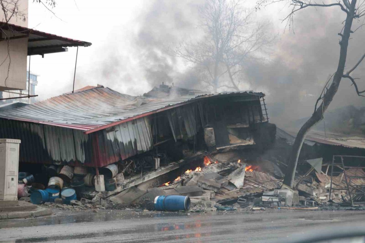 Kahramanmaraş toptancılar çarşısı yerle bir oldu