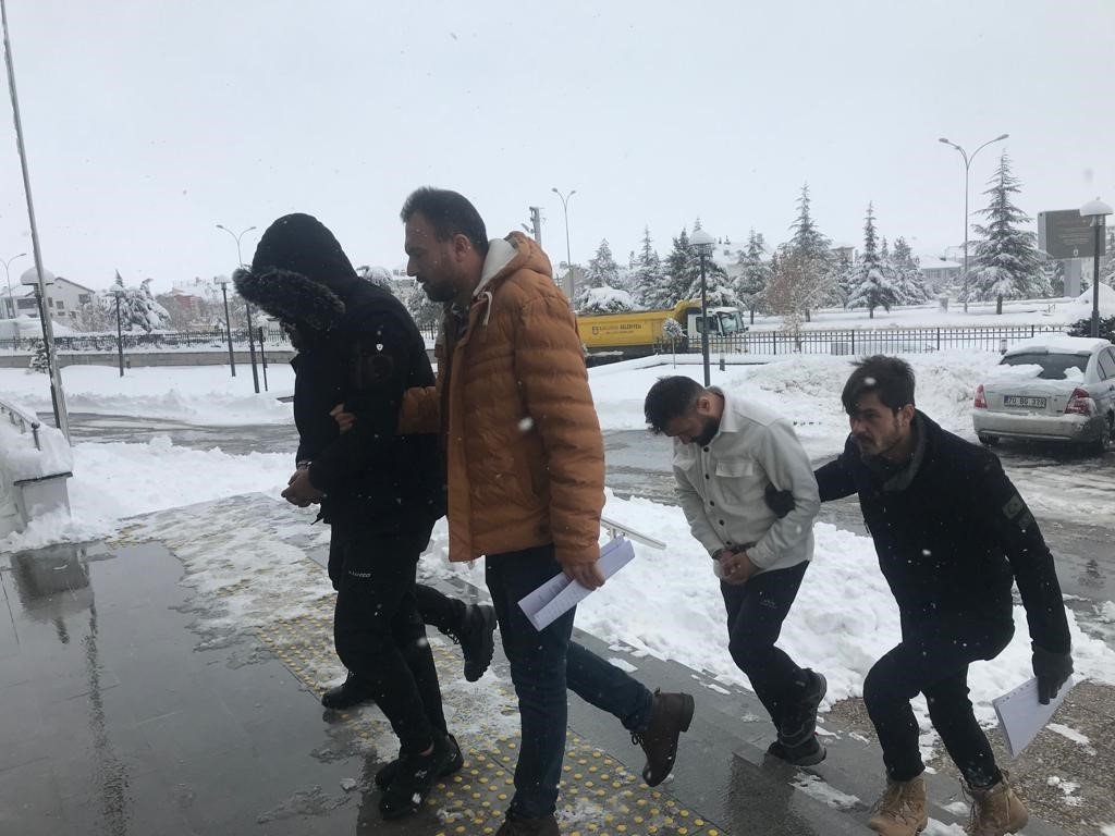 Karaman’da uyuşturucudan 2 kişi tutuklandı