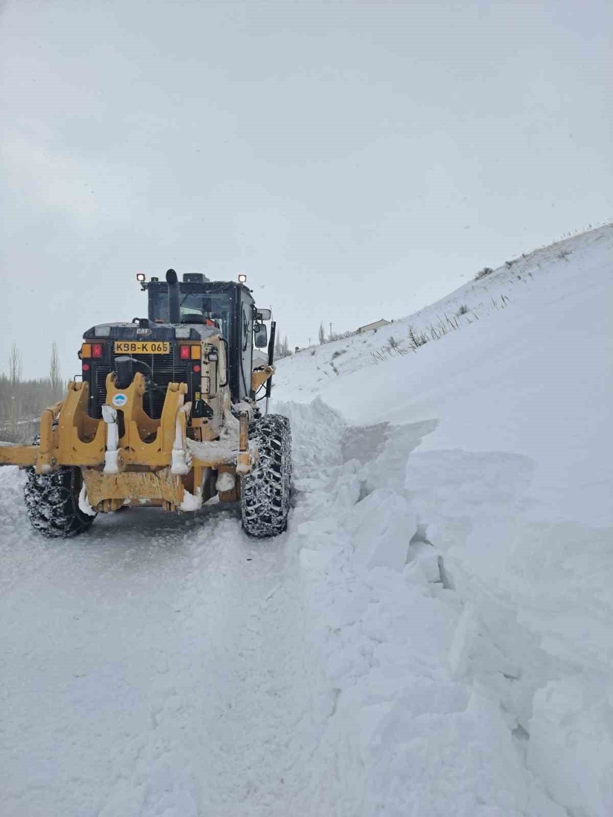 Büyükşehir, 449 mahalle yolunu ulaşıma açtı