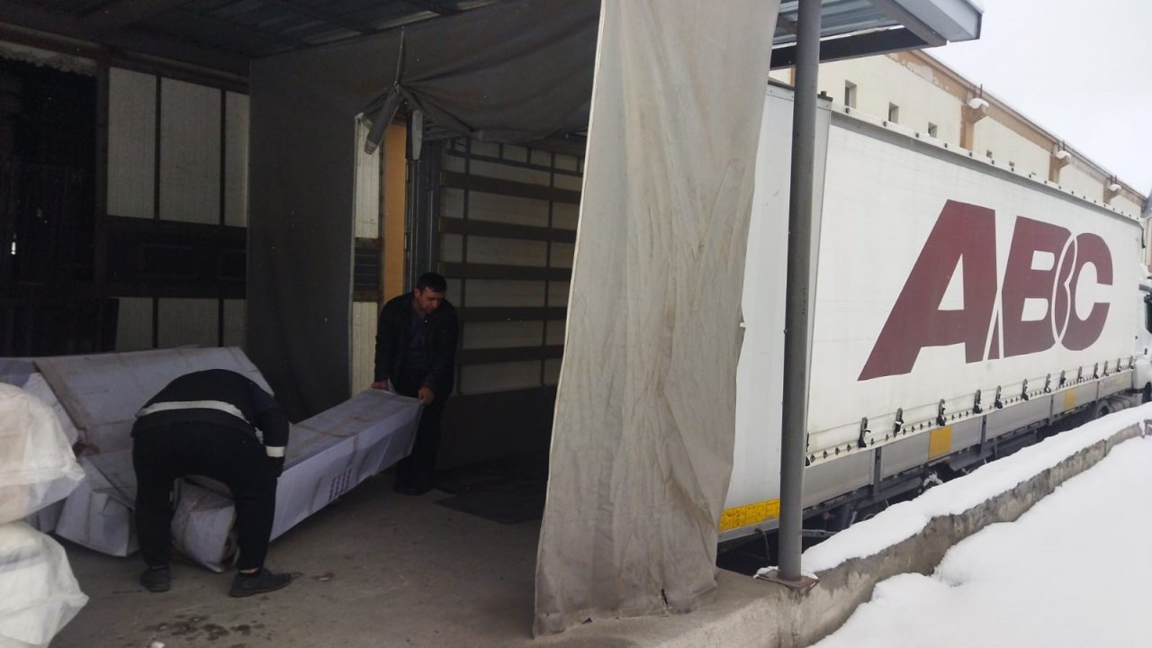 UND Kayseri’den 60 tır yardım malzemesi