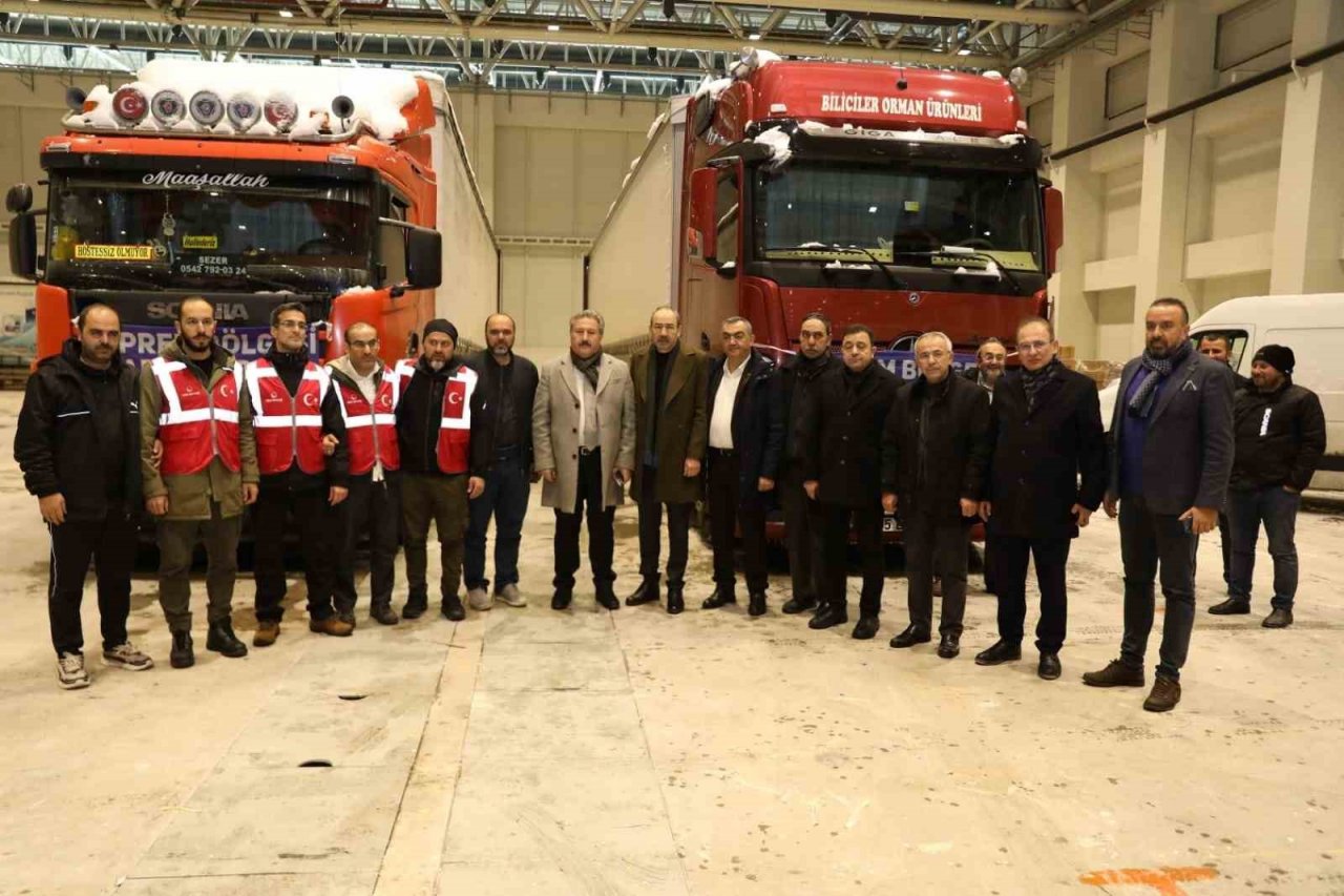 Deprem yardımları için Kayseri 1. OSB Fuar Alanında Yardım Koordinasyon Merkezi kuruldu