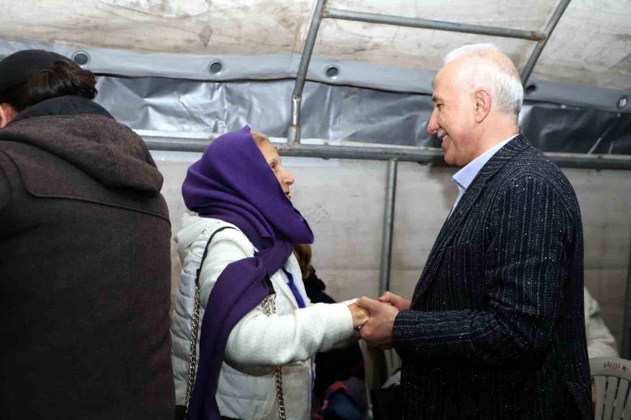 Akdeniz Belediyesi yardım kampanyası başlattı, kapılarını vatandaşa açtı