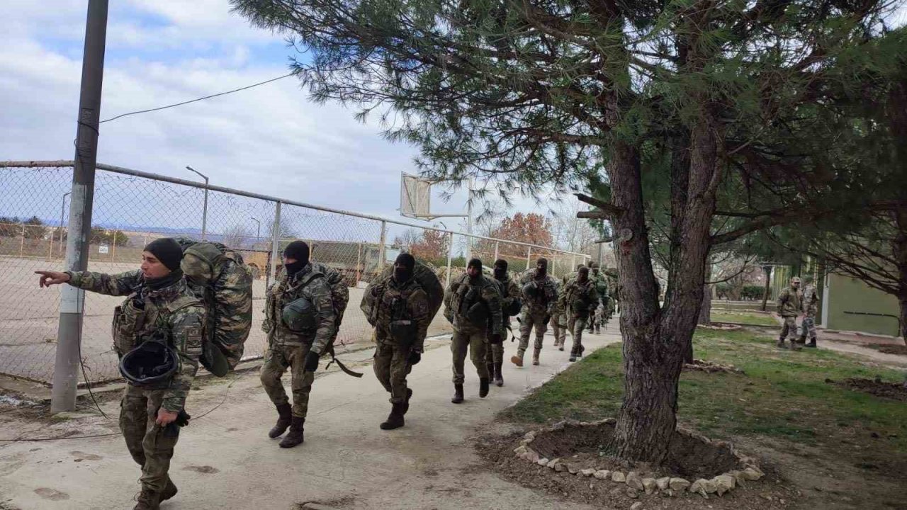 MSB: “54’üncü Mekanize Piyade Tugay Komutanlığı 1’inci Komando Taburunda görevli personelimiz Gaziantep’e intikal ediyor”