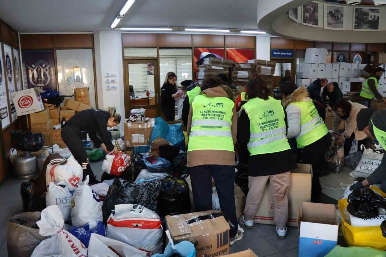 Nazilli 2’nci gün de yardıma devam ediyor