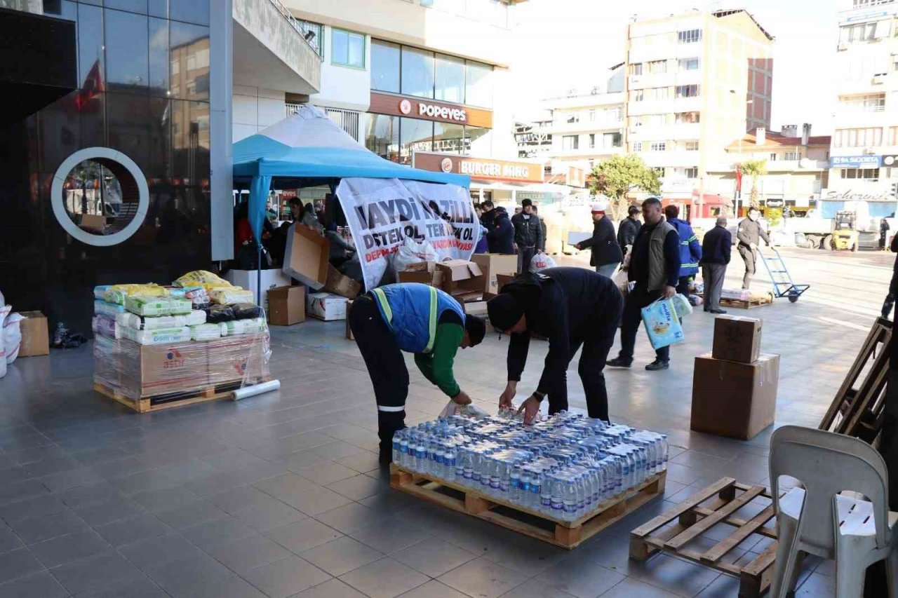 Nazilli 2’nci gün de yardıma devam ediyor