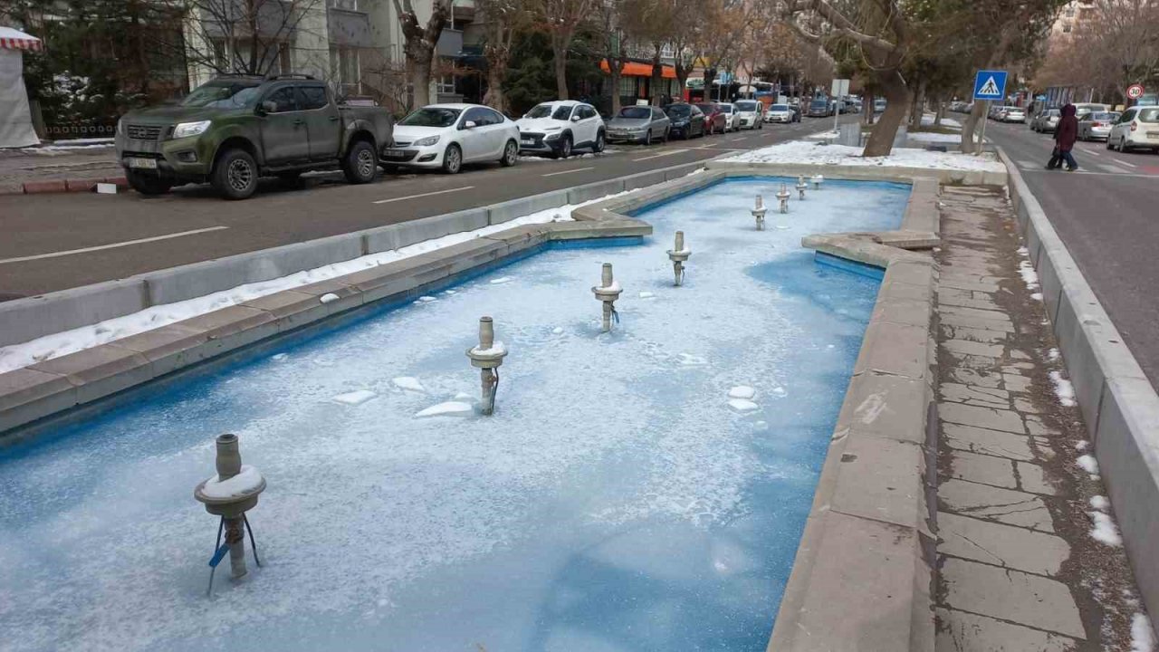 Afyonkarahisar buz kesti