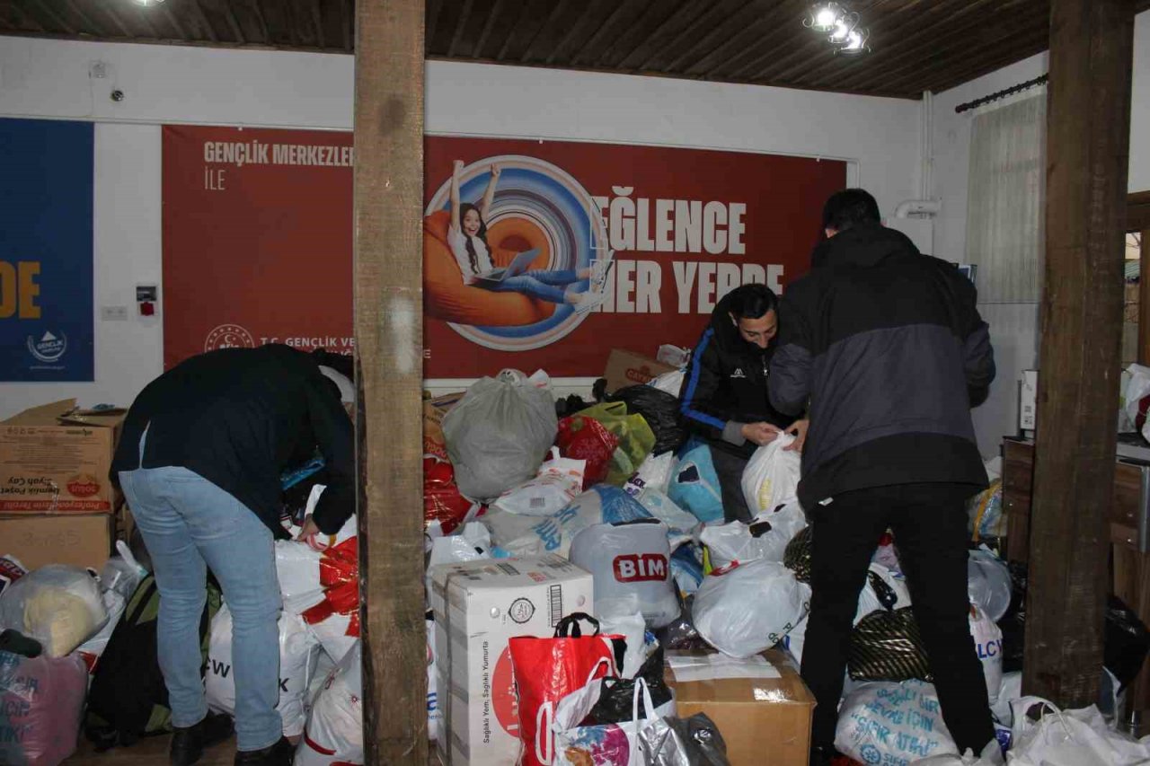 Osmaneli deprem bölgesi için tek yürek oldu