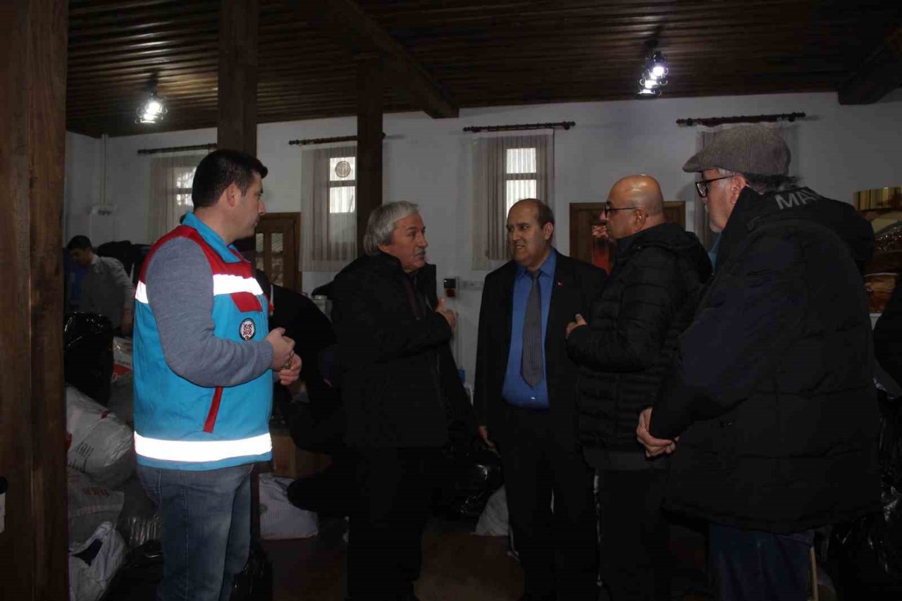 Osmaneli deprem bölgesi için tek yürek oldu