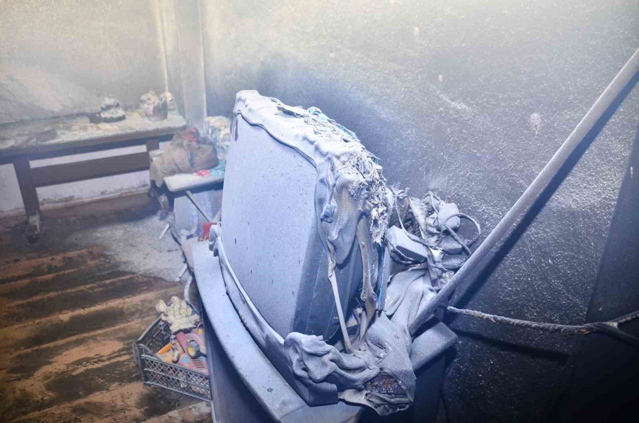 Samsun’da ev yangını: Mahsur kalan 8 kişi kurtarıldı