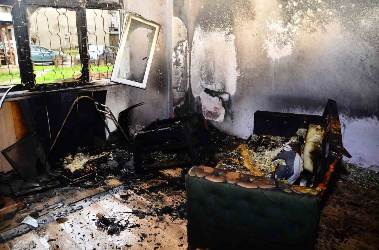 Samsun’da ev yangını: Mahsur kalan 8 kişi kurtarıldı