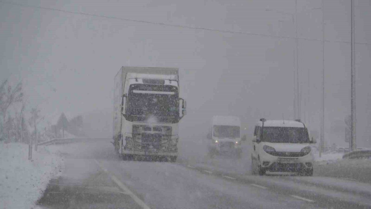 Samsun’un yüksek kesimlerinde yoğun kar