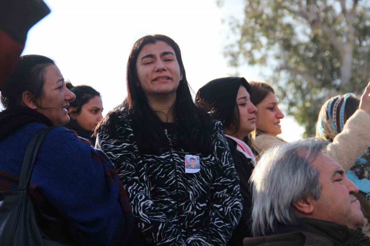 Depremde şehit olan İzmirli asker, son yolculuğuna uğurlandı