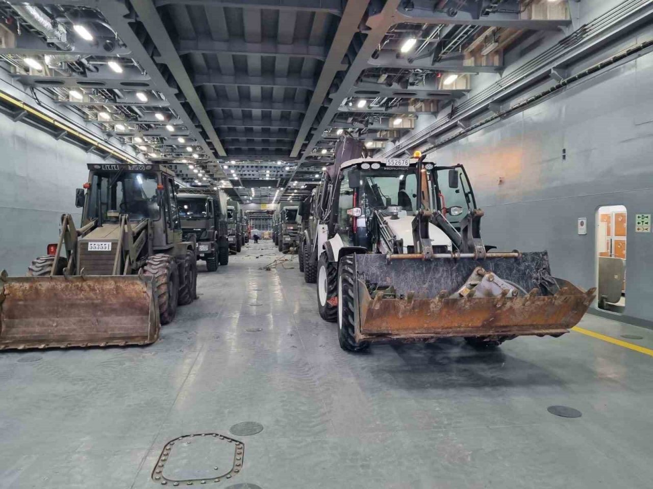 TCG Sancaktar ve TCG Bayraktar gemileri deprem bölgesine doğru yola çıktı