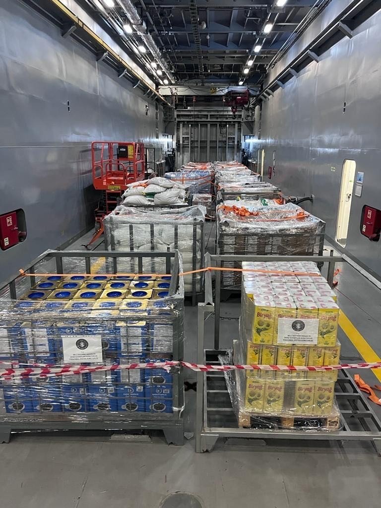 TCG Sancaktar ve TCG Bayraktar gemileri deprem bölgesine doğru yola çıktı