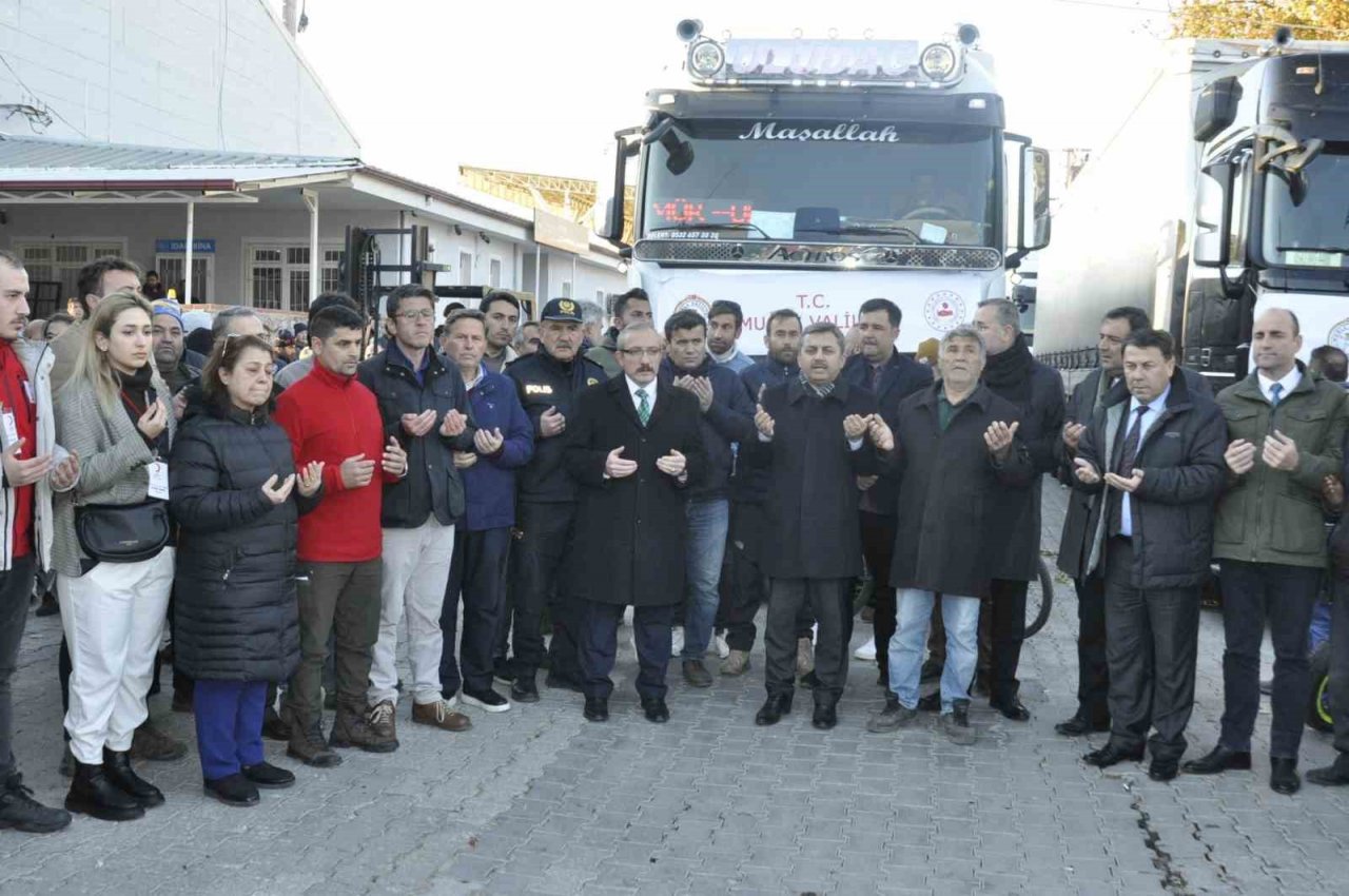 Yardım tırları Fethiye’den dualar eşliğinde gönderildi