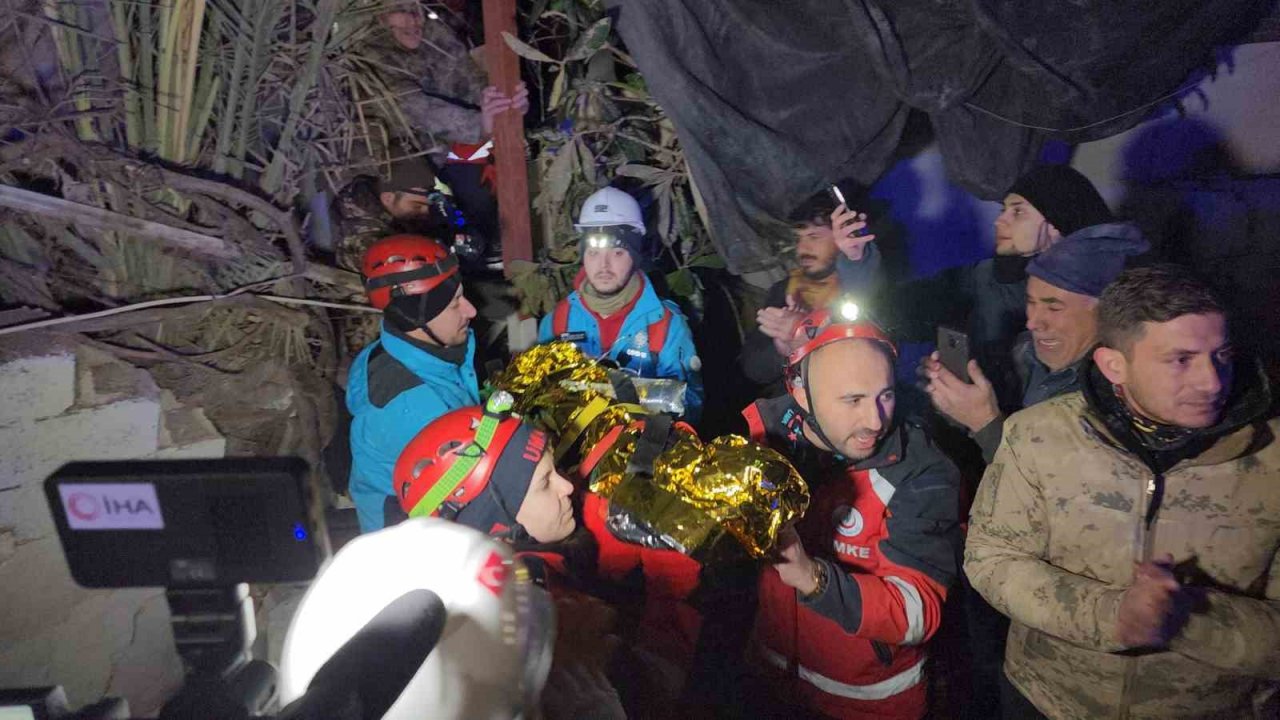 Adıyaman’da sevindiren haber: Küçük Buse 47 saat sonra kurtarıldı