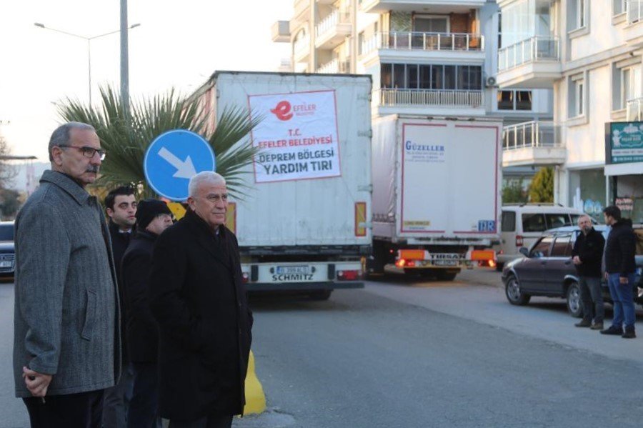 Efeler el ele verdi, 8 tır yardım malzemesi toplandı