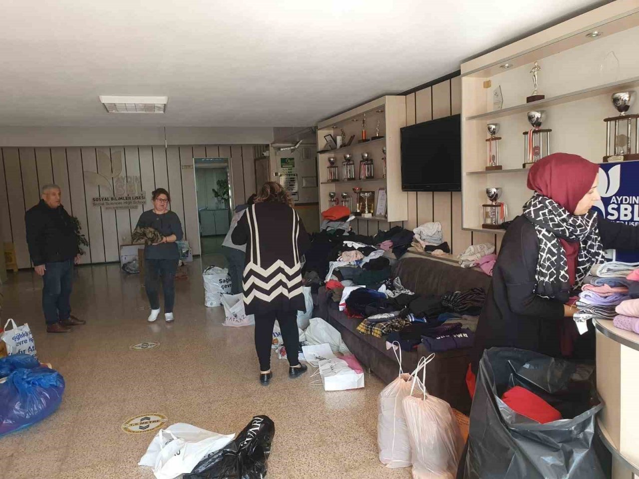 Aydın Sosyal Bilimler Lisesi’nden Kahramanmaraş’a yardım eli