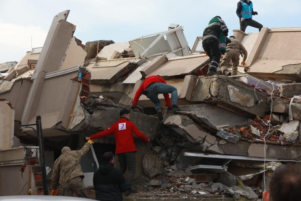 Kızılay, afet bölgesinde yardım çalışmalarını sürdürüyor