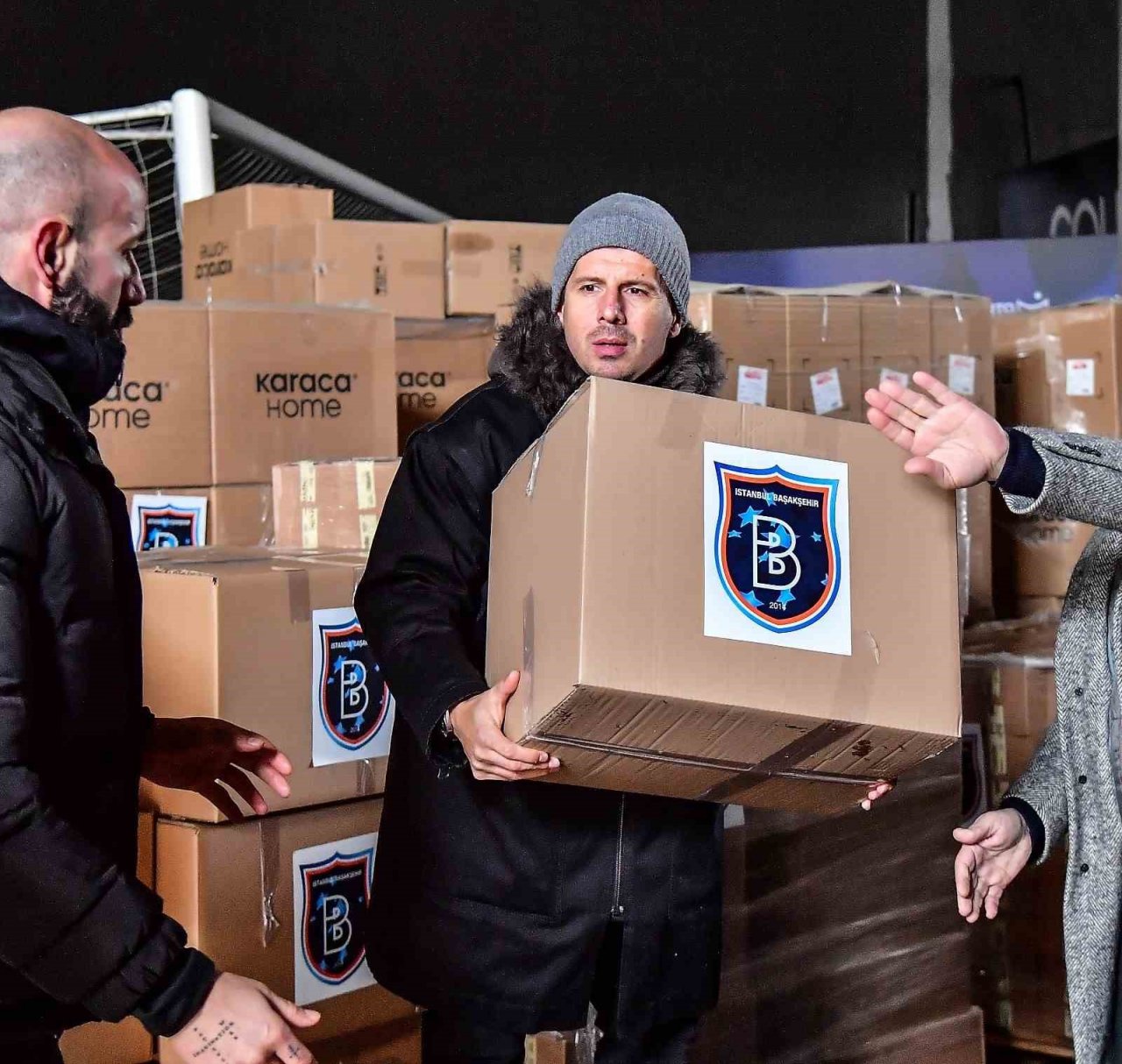 Medipol Başakşehir’den depremzedelere yardım