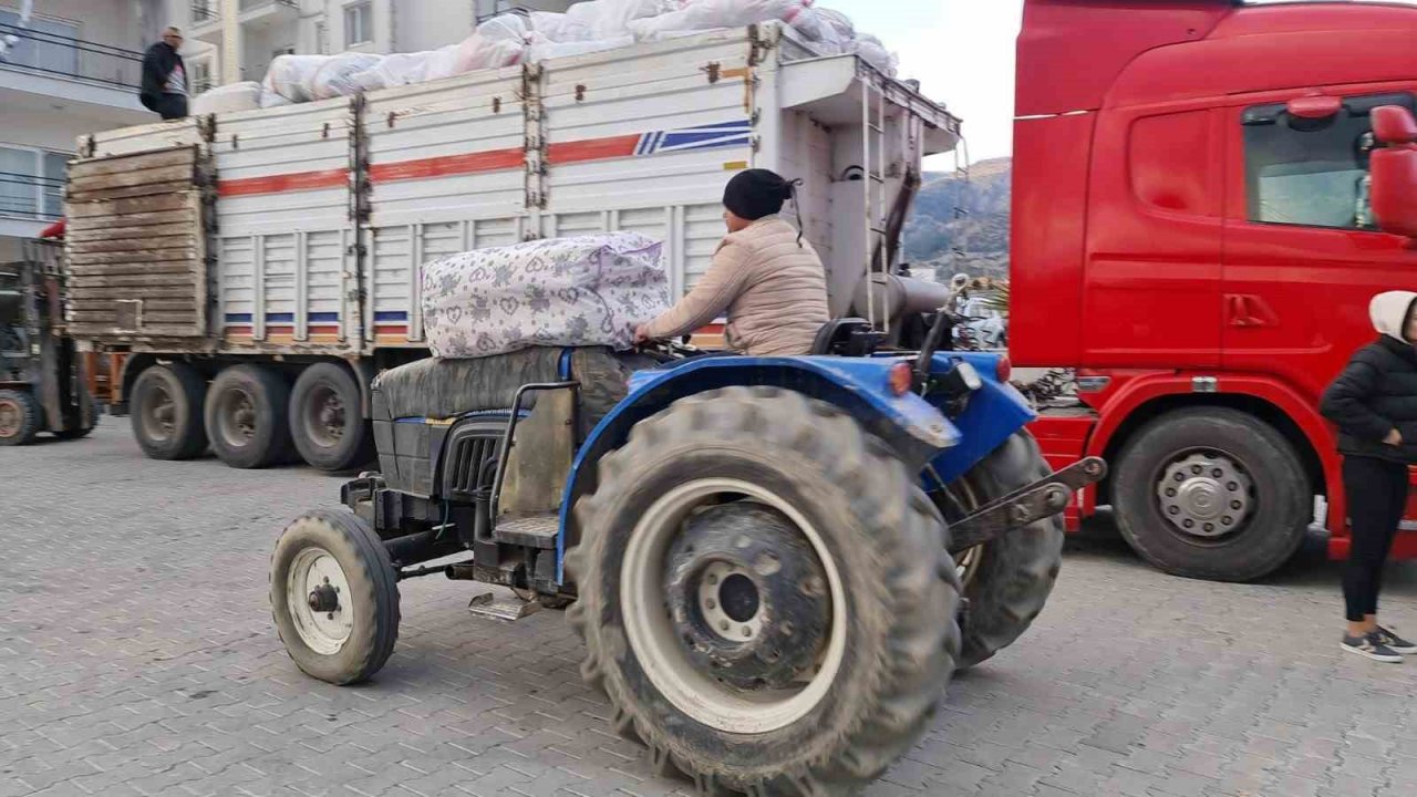 Buharkentliler depremzedeler için tek yürek oldu