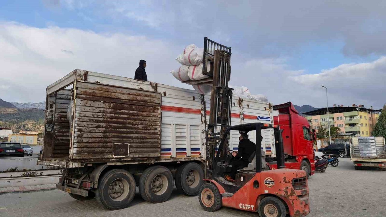 Buharkentliler depremzedeler için tek yürek oldu