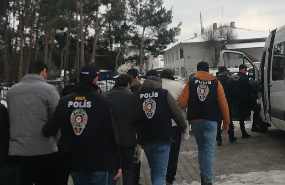 Çanakkale’de yasa dışı bahis ve sahtecilik operasyonu: 3 gözaltı