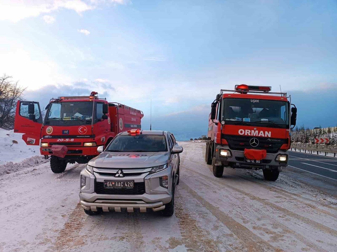 Denizli Bölge Müdürlüğü, deprem bölgesine personel ve iş makineleri gönderdi