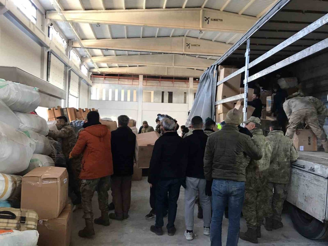 MAKSİAD’ın yardım tırı deprem bölgesinde