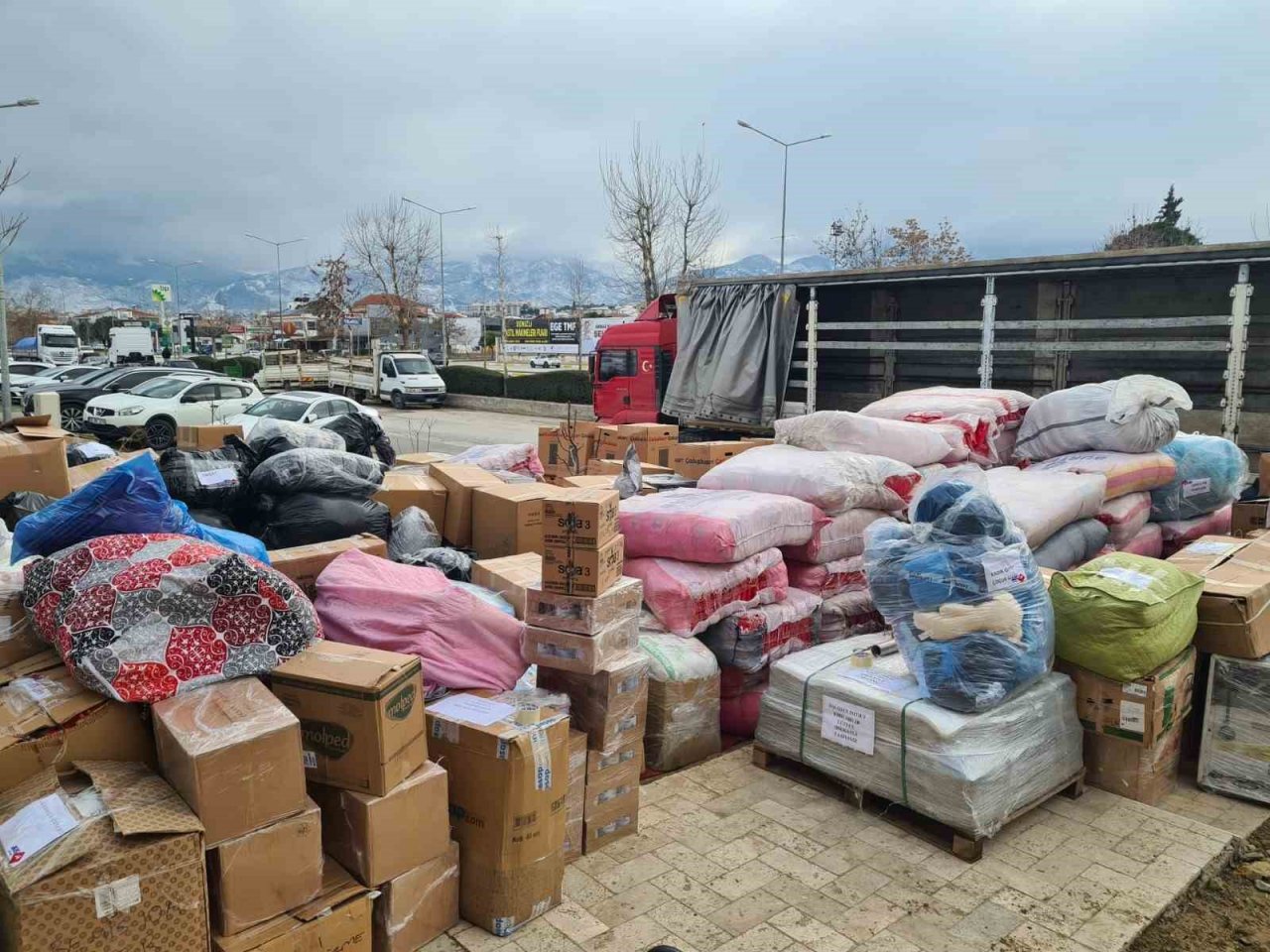 MAKSİAD’ın yardım tırı deprem bölgesinde