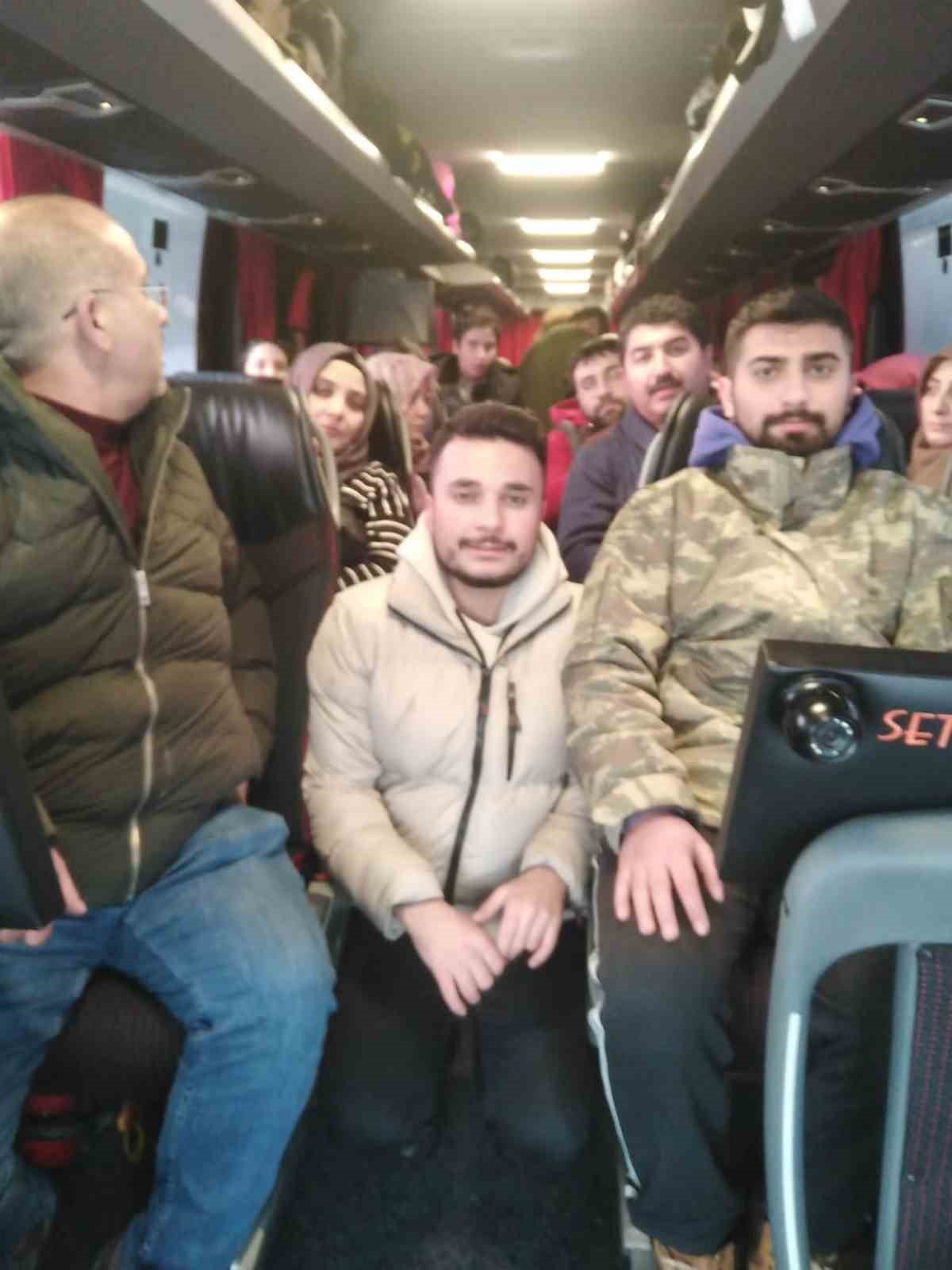 Denizlispor’un otobüsü deprem bölgesinde