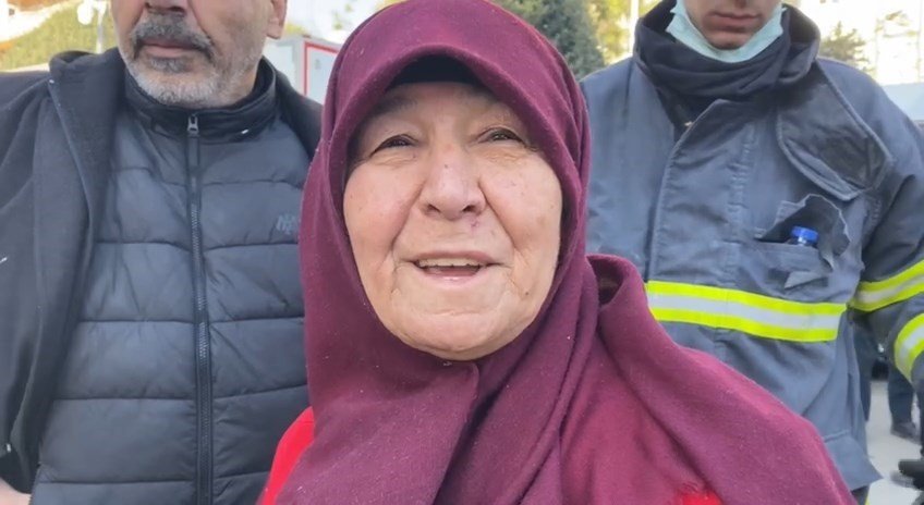 Afet bölgesinden yürek ısıtan görüntüler