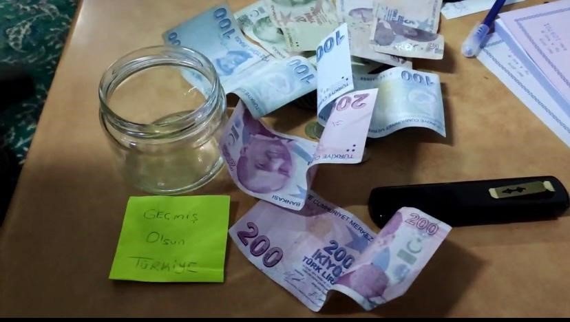 Develi’de 12 yaşındaki Ali Eren okul harçlığını, polis memuru tedavi parasını depremzedelere bağışladı