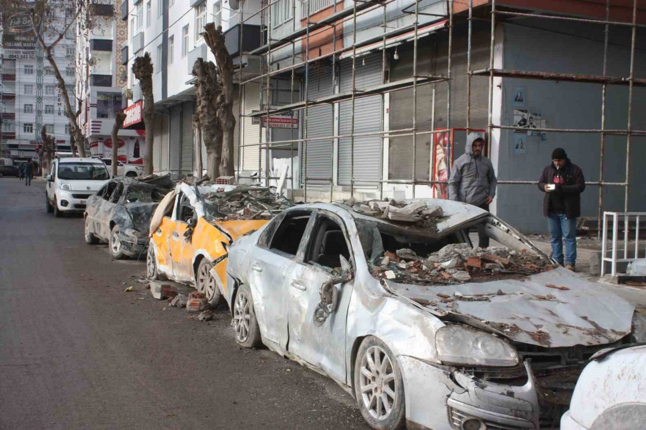 İhsami Apartmanı’ndan 27 yaralı, 19 cansız beden çıkartıldı