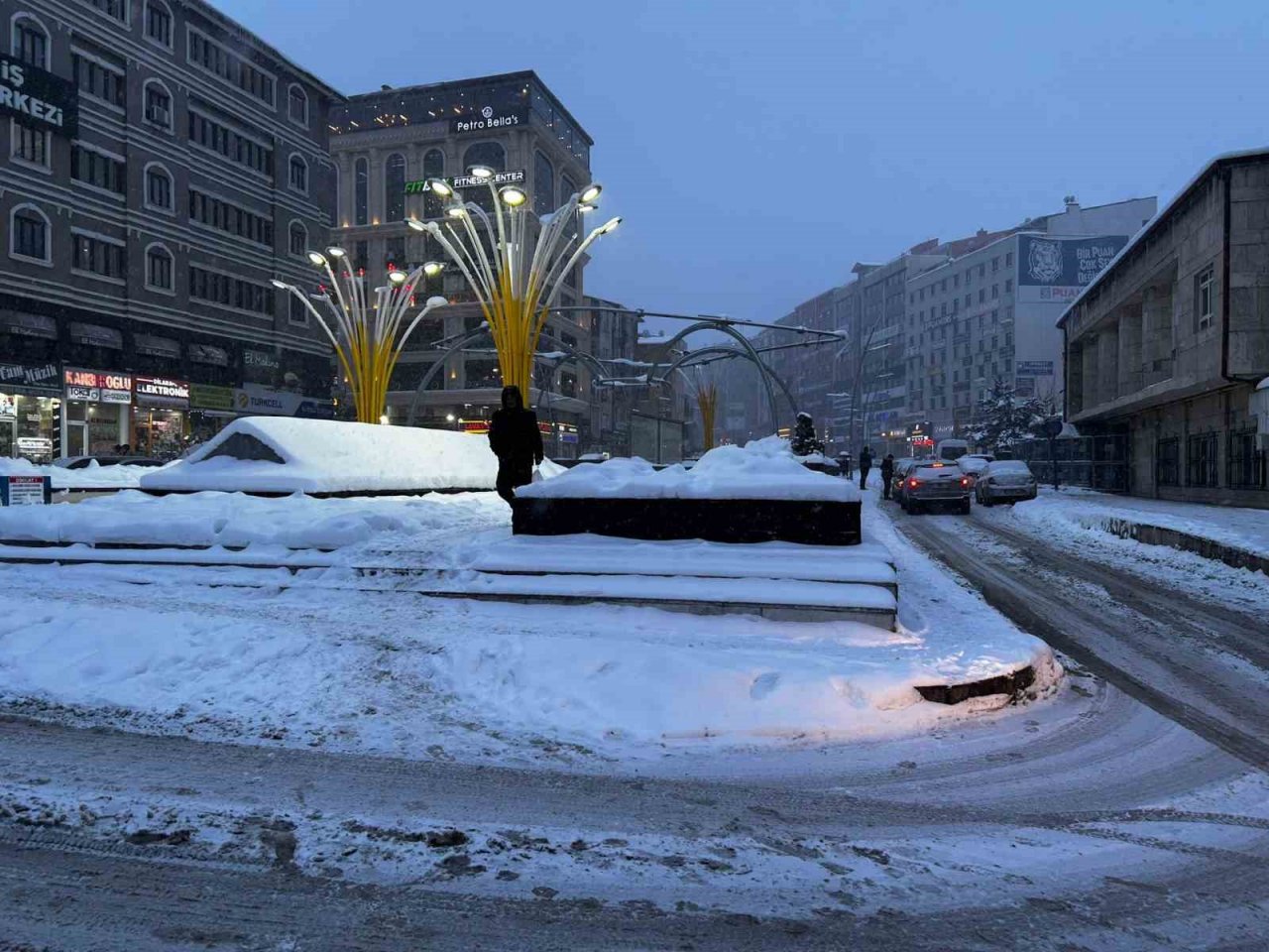 Erzurum’da kar yağışı etkili oldu