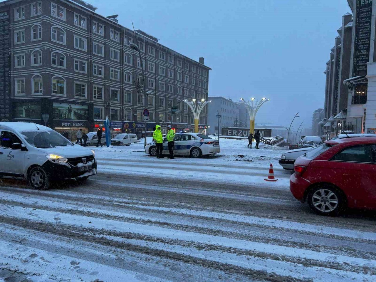 Erzurum’da kar yağışı etkili oldu