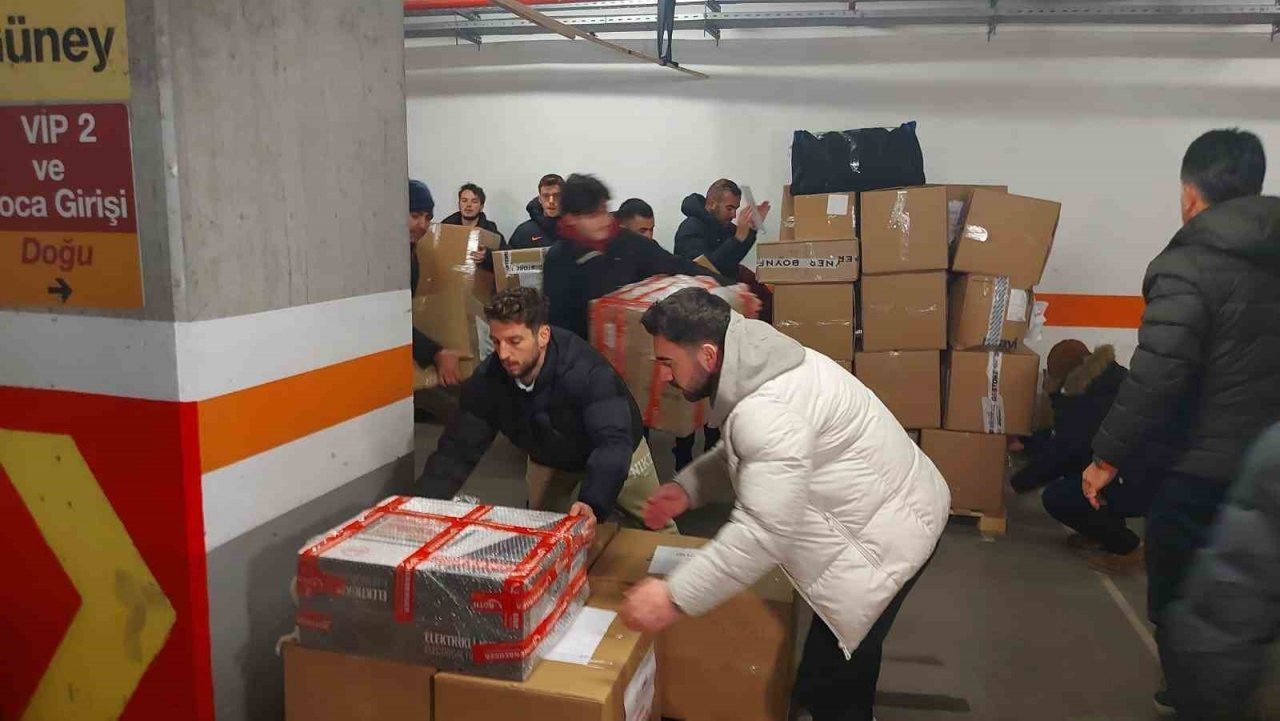 Dries Mertens ve eşinden yardım çalışmalarına destek