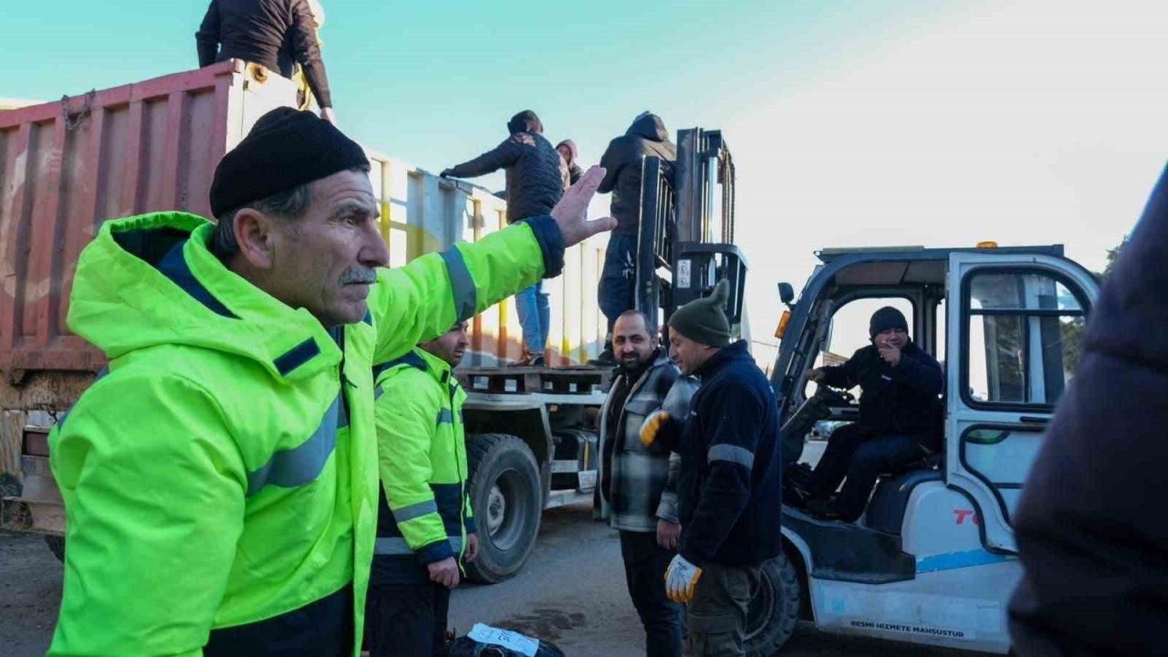 Didim’den deprem bölgesine destekler devam ediyor