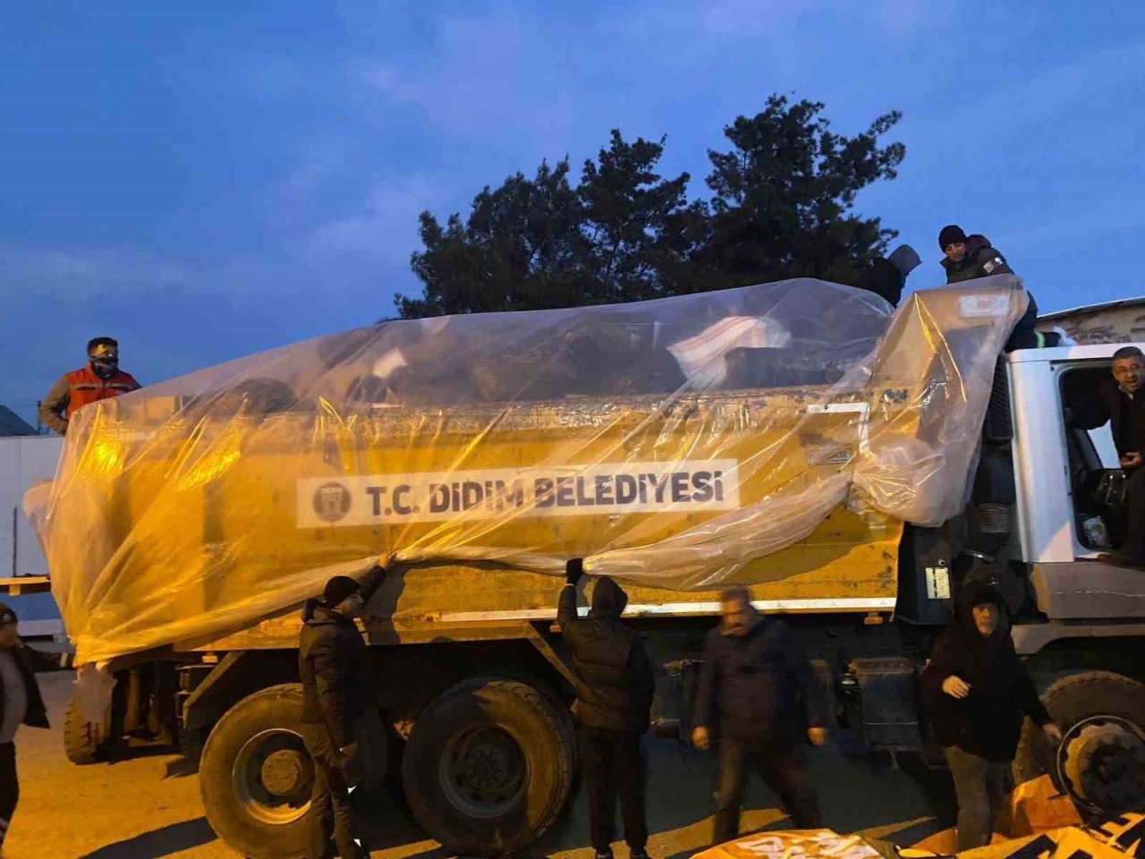 Didim’den deprem bölgesine destekler devam ediyor