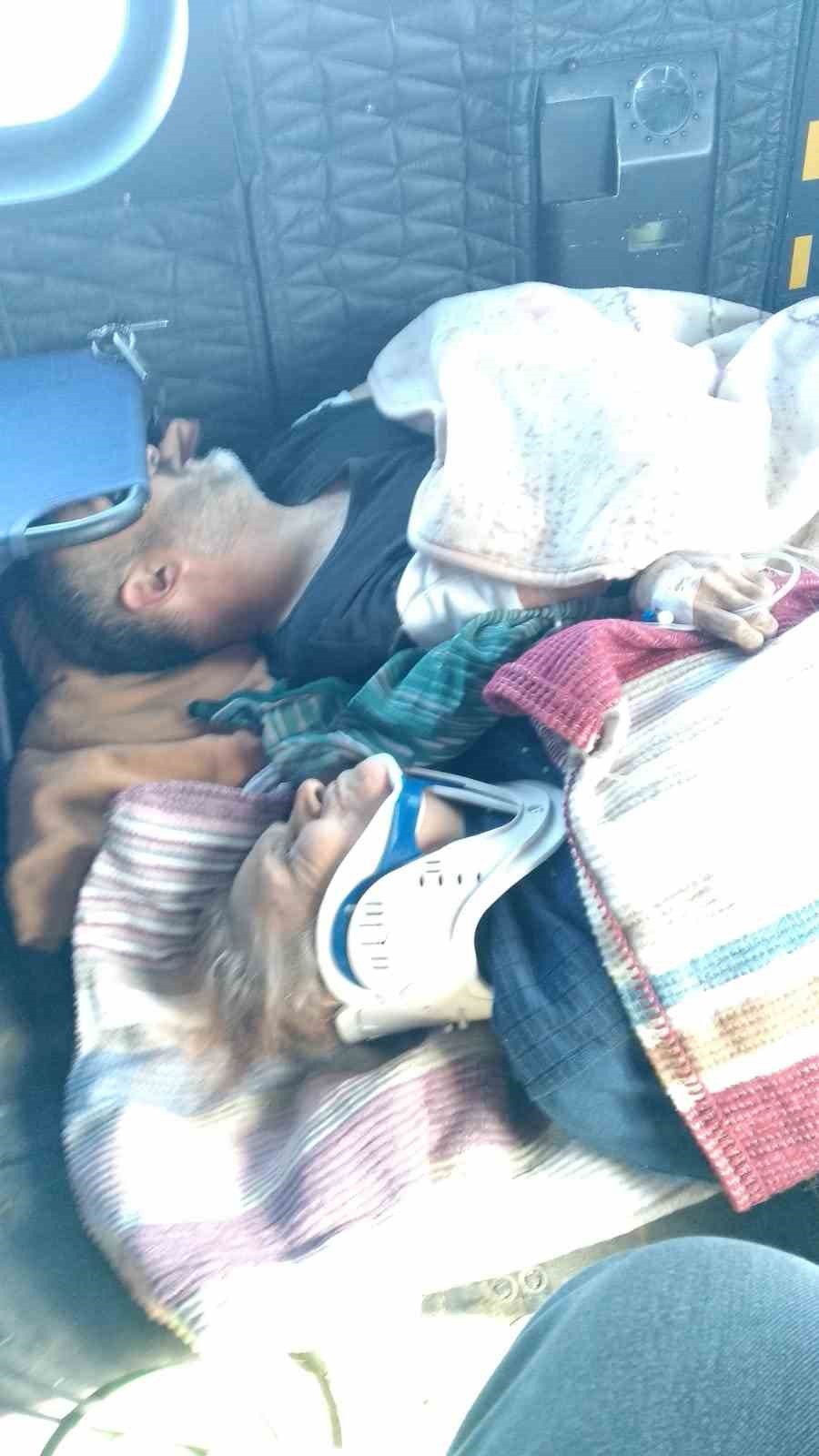 Hatay’da enkazdan kurtulan yaralılar uçakla Adana’ya getirildi