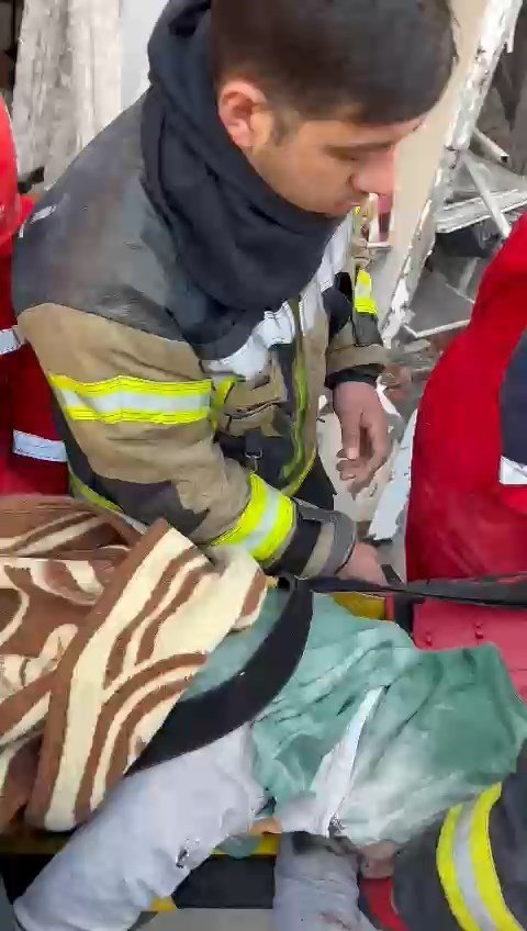 Enkazdan 56 saat sonra kurtarıldı