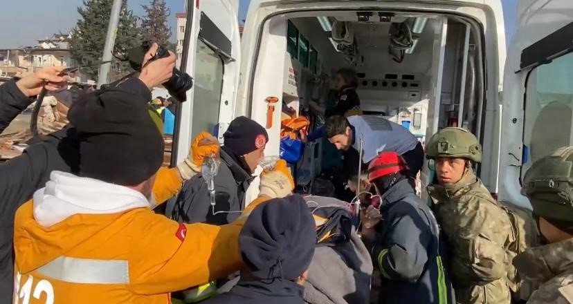 Hatay’da 55 saat sonra enkazdan sevindirici haber