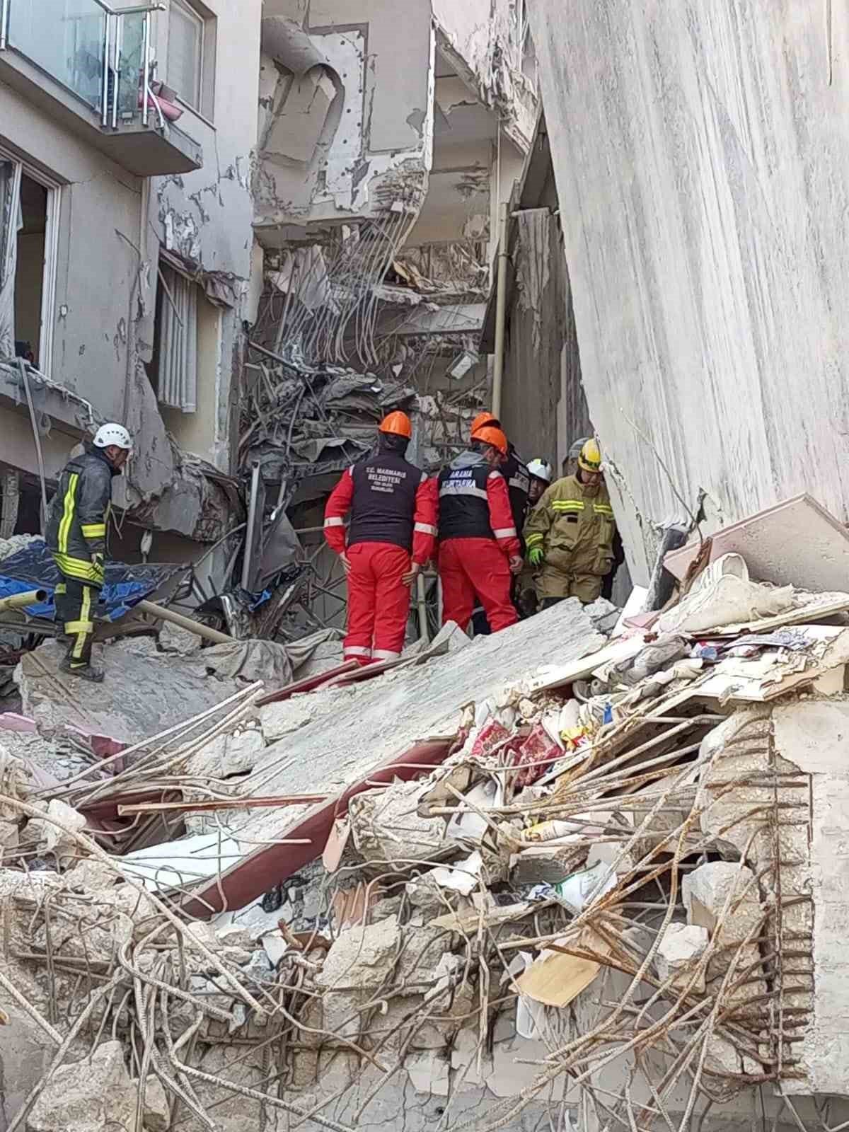 MABKE enkazdan 2 can kurtardı