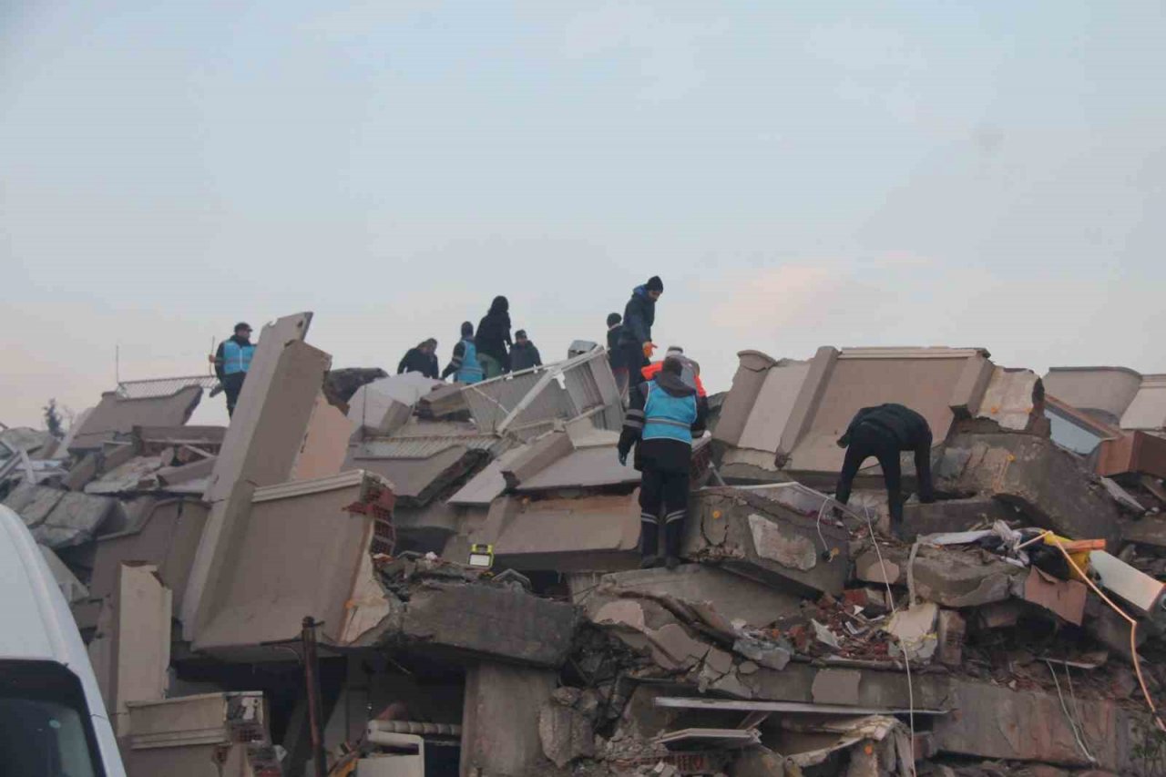 Deprem bölgesinden artık tek ses yükseliyor: "Sesimi duyan var mı?"