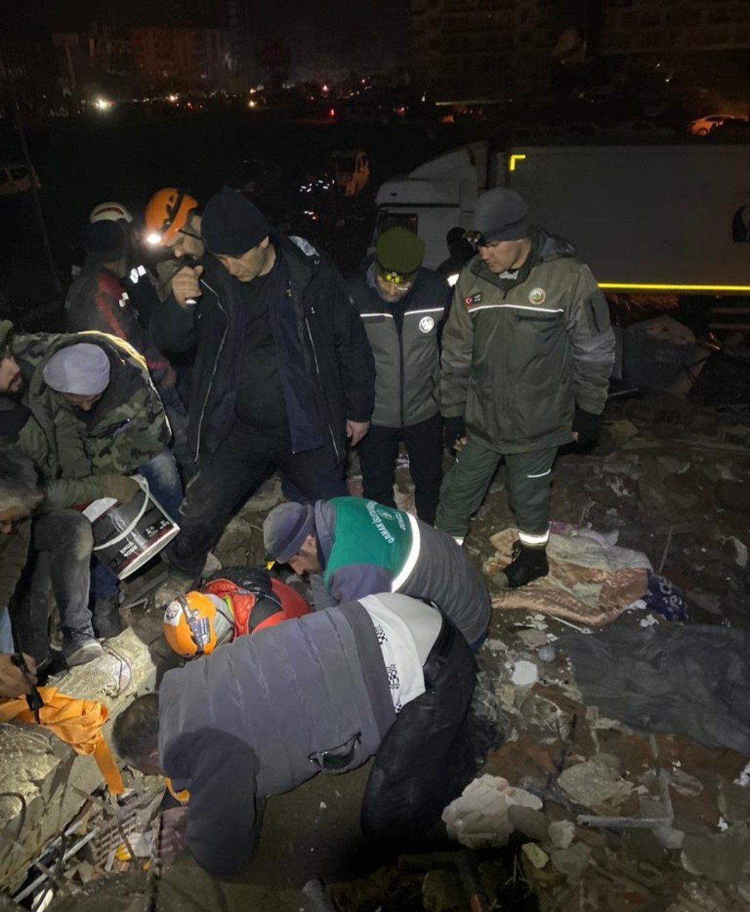 ORKUT ekibi yabancı uyruklu erkeği 47 saat sonra kurtardı