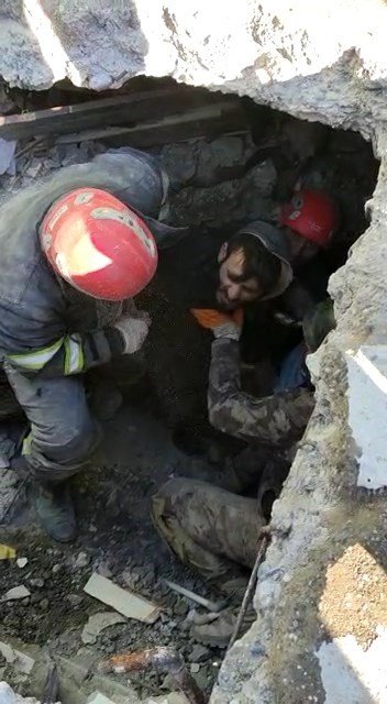 60 saat sonra enkazdan böyle çıktı